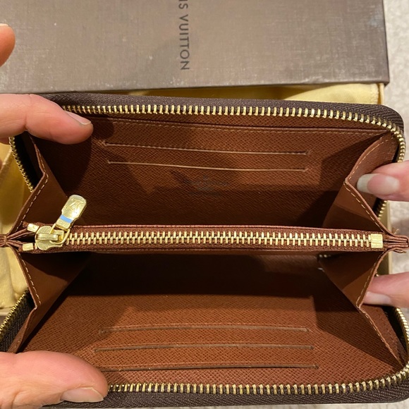 Louis Vuitton Handbags - Small zippy wallet